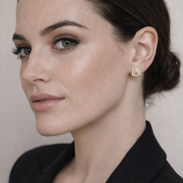 DANSK Joy Waterproof CZ Square Post Earrings – 18K Gullbelagte &Oslash;redobber